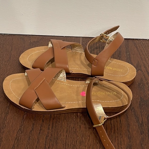 Steve Madden Girls Flat Sandals Size 3 - Picture 2 of 4